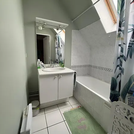 Daire Maison De 82m2 Proche Du Mans Avec Parking Prive