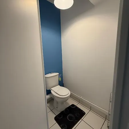 Daire Maison De 82m2 Proche Du Mans Avec Parking Prive *