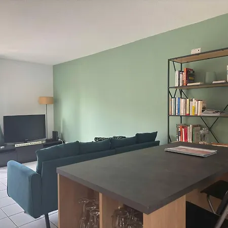 Daire Maison De 82m2 Proche Du Mans Avec Parking Prive *